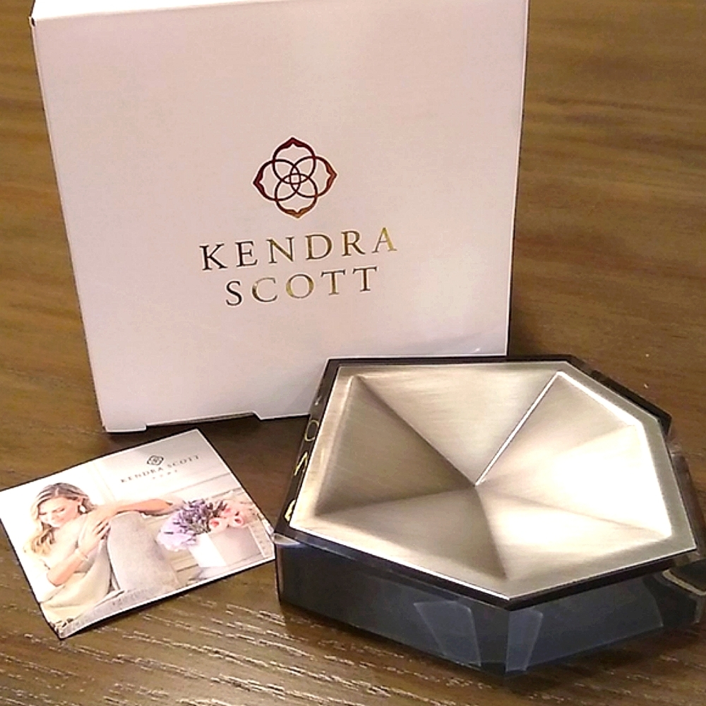 NEW Kendra Scott Antique Silver Ring Dish